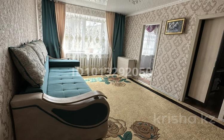 4-комнатная квартира · 64 м² · 4/5 этаж, Майкудук, 14й микрорайон 14 за 15 млн ₸ в Караганде, Алихана Бокейханова р-н — фото 2