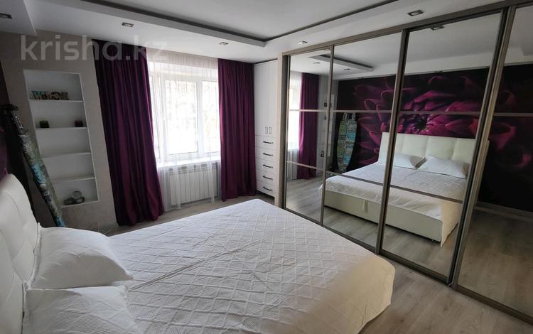 2-комнатная квартира · 60 м² · 1/5 этаж, Шарипова 5а за 210 000 ₸ в Атырау — фото 2