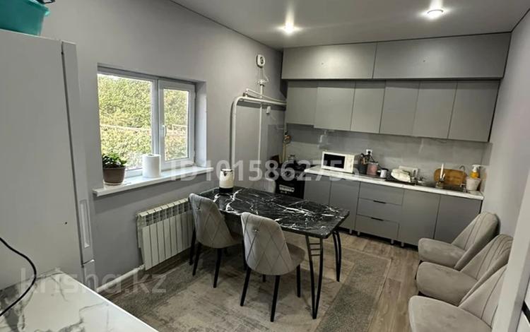 5-комнатная квартира · 90.9 м², Жибек жолы 33 за 27 млн ₸ в Жезказгане — фото 2