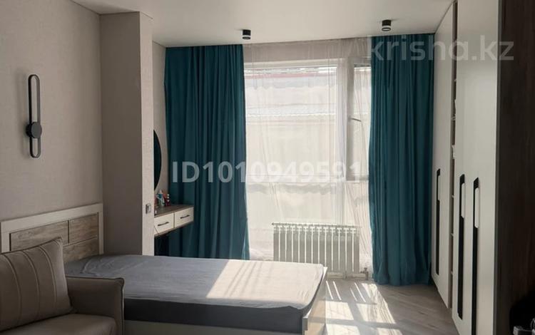 1-комнатная квартира · 33.8 м² · 2/10 этаж, Толе би 285/8 — Утеген батыра за 31.5 млн 〒 в Алматы, Ауэзовский р-н — фото 2