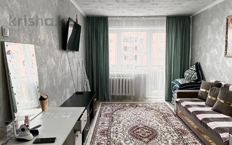 2-комнатная квартира · 45 м² · 4/5 этаж, Майкудук, 15й микрорайон за 10 млн ₸ в Караганде, Алихана Бокейханова р-н — фото 2