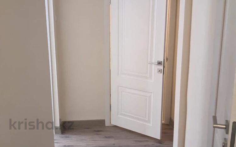 2-бөлмелі пәтер · 51 м² · 1/5 қабат, мкр Аксай-4, бағасы: 36.5 млн ₸ в Алматы, Ауэзовский р-н — фото 2