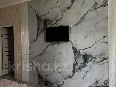 1-бөлмелі пәтер · 40 м² · 2/5 қабат, 8-й микрорайон, 8-й микрорайон 7а — За гостиницей Шымкент, бағасы: 1 000 〒 в Туран р-н