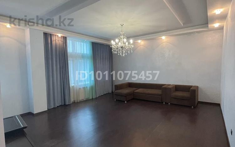 4-комнатная квартира · 180 м² · 4 этаж, мкр Комсомольский, Кунаева 12/2 12 за 700 000 〒 в Астане, Есильский р-н — фото 2