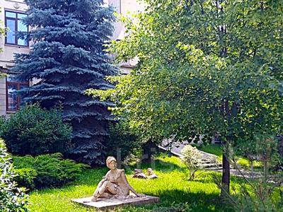 4-комнатная квартира · 212.5 м² · 4/11 этаж, Омаровой 35\1 за ~ 153.8 млн ₸ в Алматы, Медеуский р-н