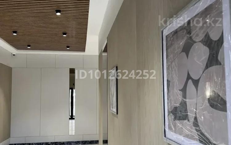 1-комнатная квартира · 43.2 м² · 9/12 этаж, мкр Уркер 24 — Сыганак, 24 дом, квартира 38 за 28 млн ₸ в Астане, Нура р-н — фото 2