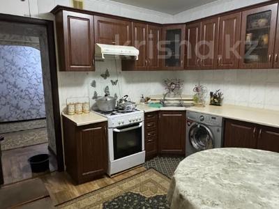 4-бөлмелі пәтер · 88 м² · 5/5 қабат, мкр Аксай-4 44, бағасы: 58 млн ₸ в Алматы, Ауэзовский р-н