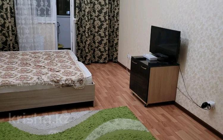 2-комнатная квартира, 52 м² помесячно, мкр Комсомольский, Туркестан 10 за 160 000 〒 в Астане, Есильский р-н — фото 2