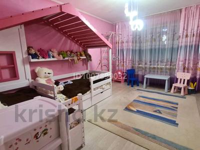 3-комнатная квартира · 74.5 м² · 3/4 этаж, Самал 22 — Магазина за 26.5 млн 〒 в Мерей (Селекция)