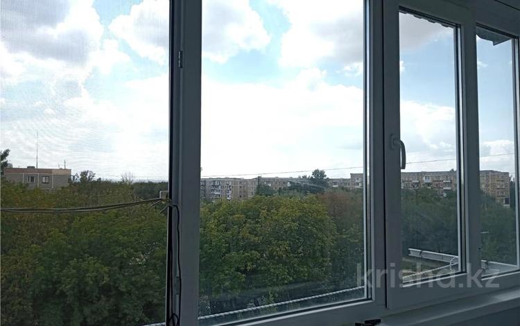 1-комнатная квартира · 31.1 м² · 5/5 этаж, 2 микрорайон за 5.4 млн ₸ в Абай — фото 4