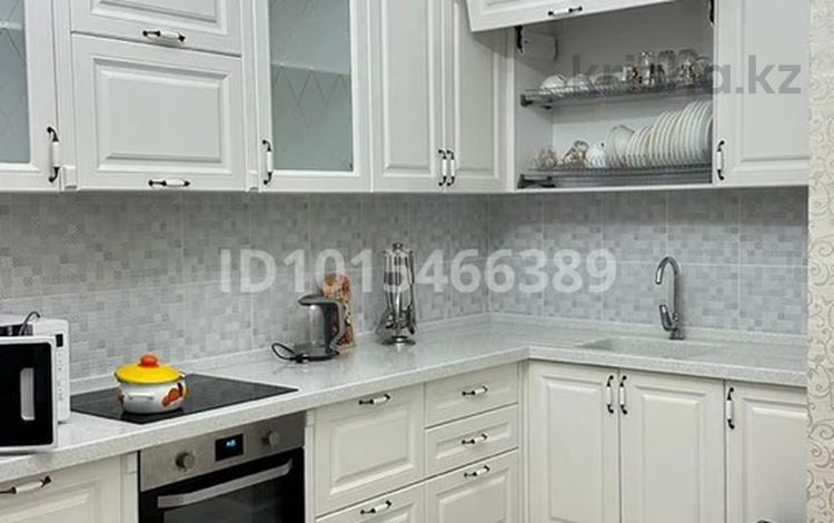 3-комнатная квартира · 90 м² · 7/14 этаж, Туркестан 20 за 350 000 ₸ в Астане, Есильский р-н — фото 2