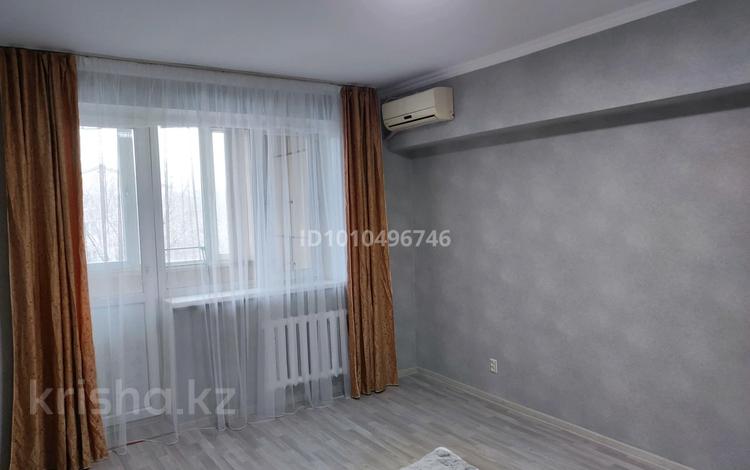 1-комнатная квартира · 40 м² · 3/5 этаж, мкр Тастак-3 66 — богенбай батыра за 32 млн 〒 в Алматы, Алмалинский р-н — фото 2