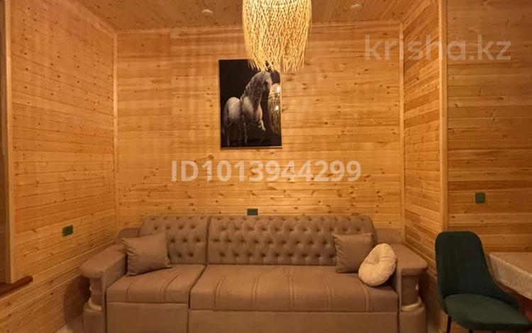 6-комнатная квартира · 150 м² · 2/2 этаж, Абая 75 за 10 000 ₸ в  — фото 2