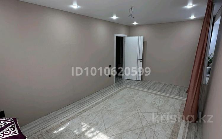 3-комнатная квартира · 63 м² · 3/5 этаж, мкр 5, Абулхайырхан 63/1 за 18 млн ₸ в Актобе — фото 2