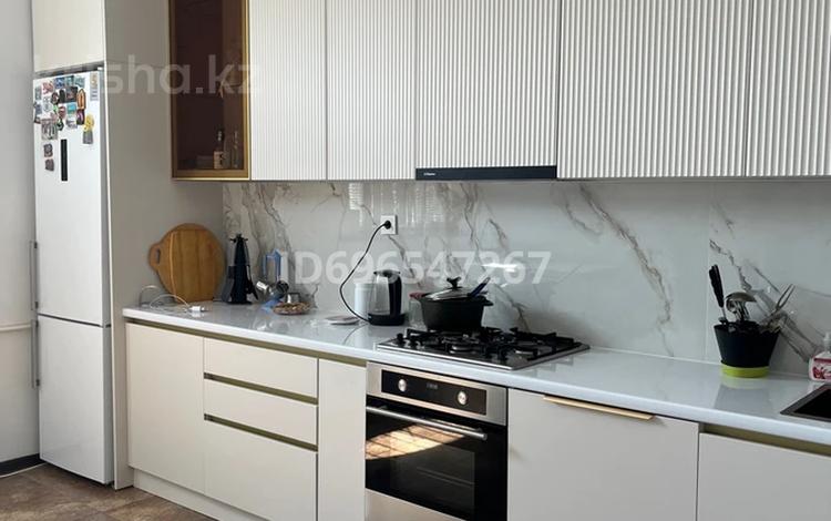 Жеке үй • 6 бөлмелер • 345 м² • 10 сот., мкр Самал, 18 40 — 18улица, бағасы: 120 млн 〒 в Атырау, мкр Самал — фото 2