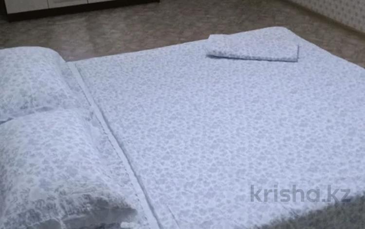 2-комнатная квартира · 90 м² · 1/5 этаж, мкр. Алтын орда, Имрана Амирова 10 — Жекпе-Жек за 13 000 〒 в Актобе — фото 2