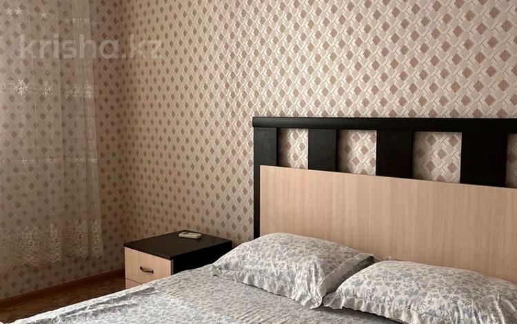 2-комнатная квартира · 90 м² · 1/5 этаж, мкр. Алтын орда, Имрана Амирова 10 — Жекпе-Жек за 15 000 ₸ в Актобе — фото 12