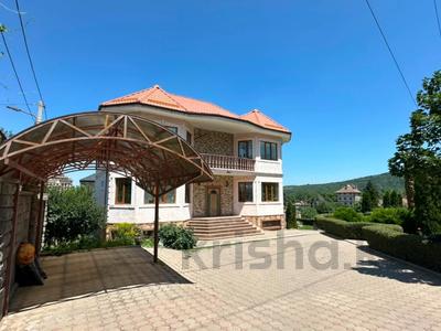 Отдельный дом · 5 комнат · 400 м² · 15 сот., мкр Тау Самал, Керей-Жанибек хандар 164/6 за 379.5 млн ₸ в Алматы, Медеуский р-н