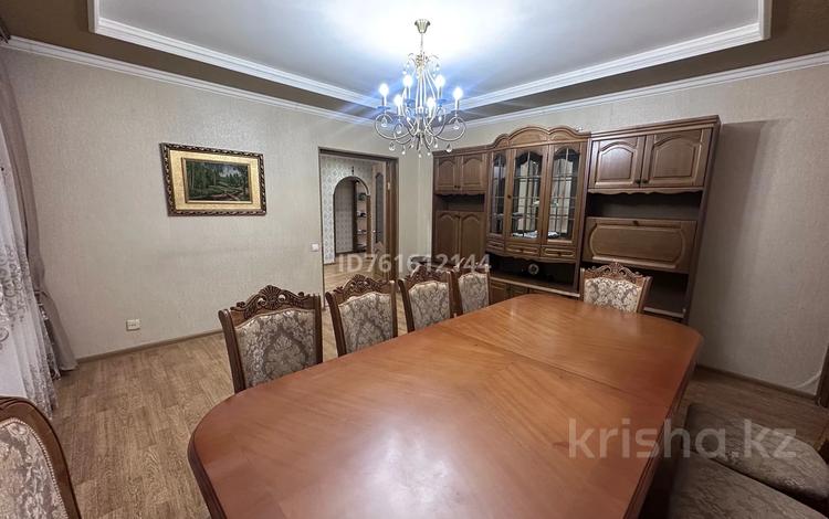 4-комнатная квартира · 80 м² · 2/9 этаж, Шахтеров 5 — Строителей за 33 млн ₸ в Караганде, Казыбек би р-н — фото 4