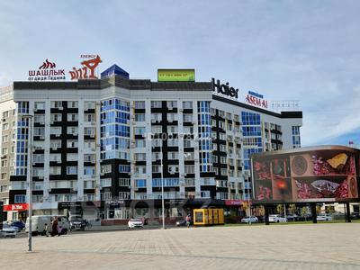 2-бөлмелі пәтер · 79 м² · 3/9 қабат, Кулманова 107 — улица Кулманова с видом на площадь, бағасы: 37 млн ₸ в Атырау