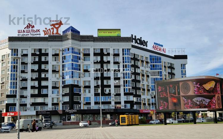 2-бөлмелі пәтер · 79 м² · 3/9 қабат, Кулманова 107 — улица Кулманова с видом на площадь, бағасы: 37 млн ₸ в Атырау — фото 2