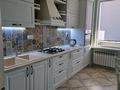 2-бөлмелі пәтер · 79 м² · 3/9 қабат, Кулманова 107 — улица Кулманова с видом на площадь, бағасы: 37 млн ₸ в Атырау — фото 4