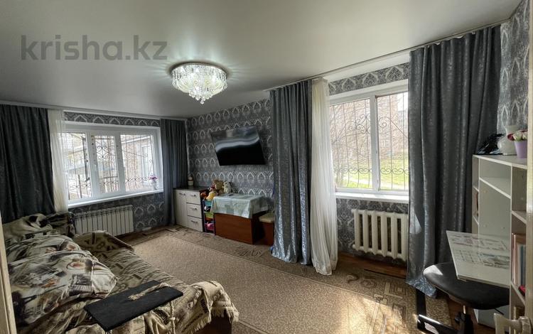 3-комнатная квартира · 62 м² · 1/5 этаж, Казахстанская ул. за ~ 9.4 млн ₸ в Шахтинске — фото 2