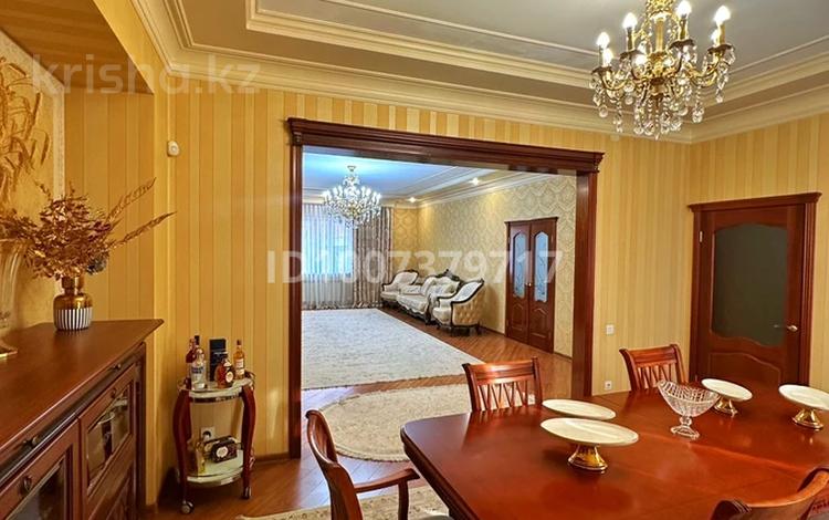 Дом · 5 комнат · 300 м², мкр Акжар за 100 000 〒 в Алматы, Наурызбайский р-н — фото 21