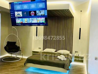 Сағатына пәтерлер в Алматы: 1-бөлмелі пәтер · 60 м² · 17/17 қабат, Толе би 185А — Толе Би - Ауэзова, бағасы: 4 000 〒 1-бөлмелі пәтер · 60 м² · 17/17 қабат, Толе би 185А — Толе Би - Ауэзова, бағасы: 4 000 〒 в Алматы, Алмалинский р-н
