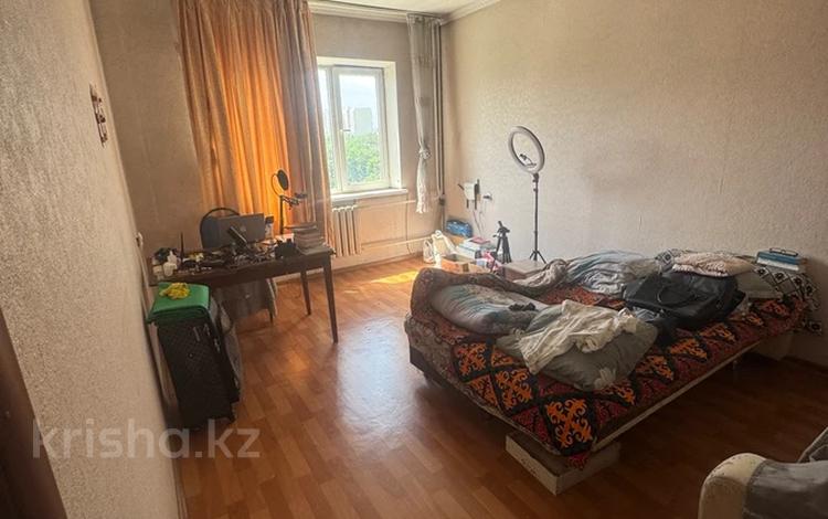 1-бөлмелі пәтер · 40 м² · 6/9 қабат, мкр Аксай-4 83, бағасы: 27.5 млн ₸ в Алматы, Ауэзовский р-н — фото 2