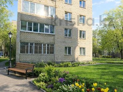 3-бөлмелі пәтер · 78 м² · 1/5 қабат, Серикбаева 29, бағасы: 24 млн ₸ в Усть-Каменогорске