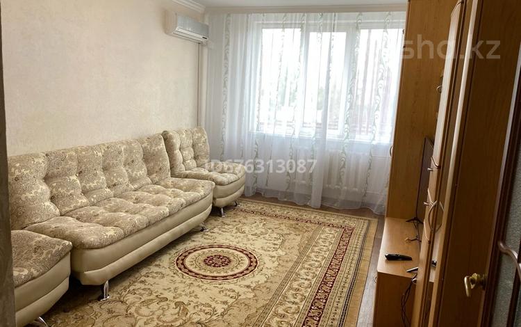 2-бөлмелі пәтер, 58 м², 3/9 қабат ай сайын, 5 микрорайон 14, бағасы: 250 000 〒 в Аксае — фото 2