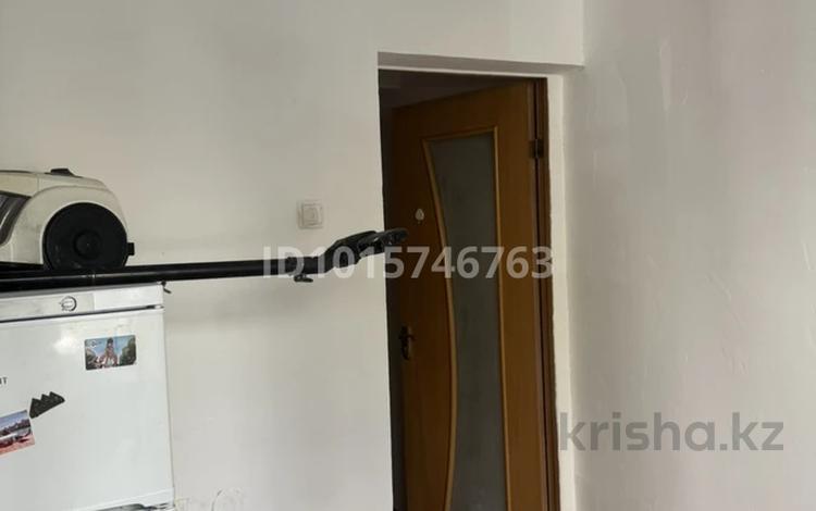 1-комнатная квартира · 30 м² · 2/7 этаж, мкр Аксай-1А 6 за 160 000 ₸ в Алматы, Ауэзовский р-н — фото 2