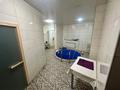 Отдельный дом · 7 комнат · 500 м² · 10 сот., мкр Жилгородок, Парковая за 80 млн ₸ в Актобе — фото 15