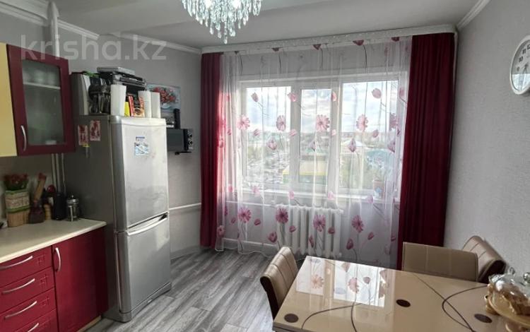 3-бөлмелі пәтер, 81.15 м², 10/10 қабат, микрорайон жана орда, бағасы: 30 млн 〒 в Уральске — фото 2