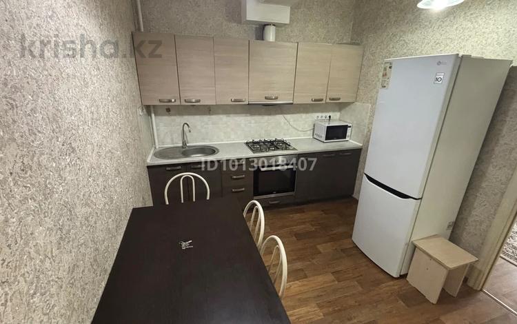 2-комнатная квартира · 63 м² · 2/9 этаж, Столетова 13 за 300 000 ₸ в Алматы, Жетысуский р-н — фото 2