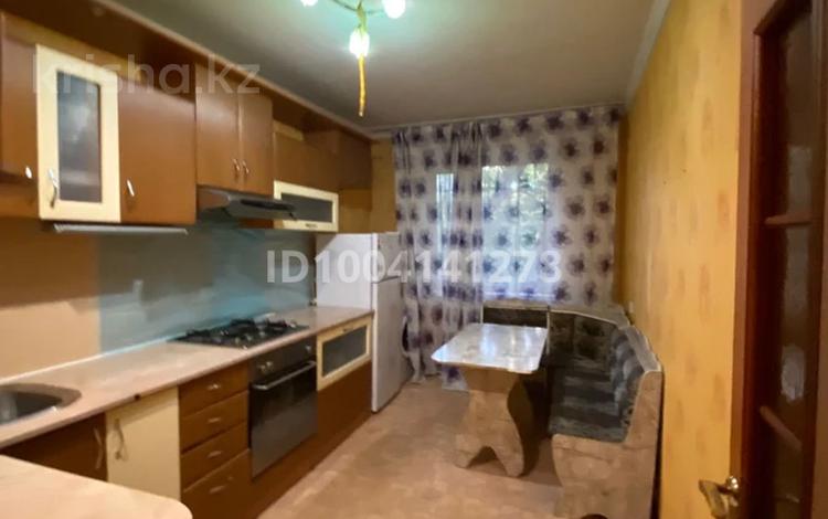 3-комнатная квартира · 61.9 м² · 1/5 этаж, мкр Юго-Восток, Республика 28 за ~ 20 млн ₸ в Караганде, Казыбек би р-н — фото 2