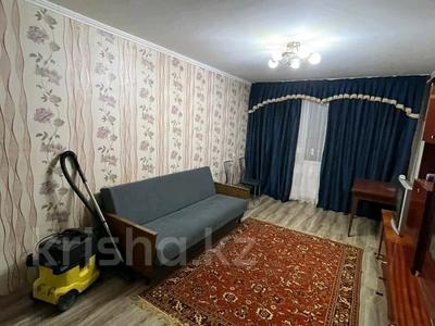 2-комнатная квартира, 54 м², 1/5 этаж помесячно, 8 мкр 18 за 150 000 〒 в Шымкенте, Туран р-н