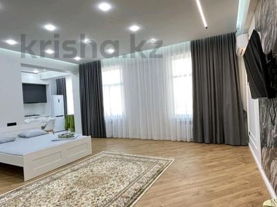 Аренда квартир посуточно в Шымкенте: 1-комнатная квартира · 50 м² · 10/16 этаж, мкр Нурсат, Назарбекова 29 — Шаяхметов за 18 000 〒 1-комнатная квартира · 50 м² · 10/16 этаж, мкр Нурсат, Назарбекова 29 — Шаяхметов за 18 000 〒 в Шымкенте, Каратауский р-н