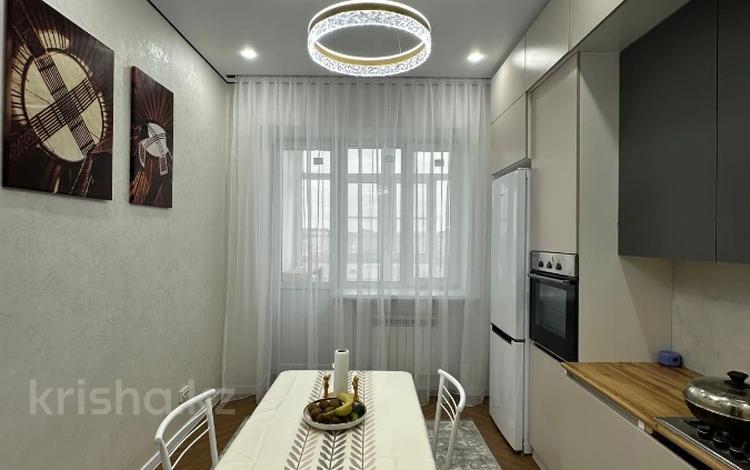 1-бөлмелі пәтер · 47.8 м² · 9/10 қабат, Алии Молдагуловой, бағасы: 22.2 млн ₸ в Актобе — фото 2