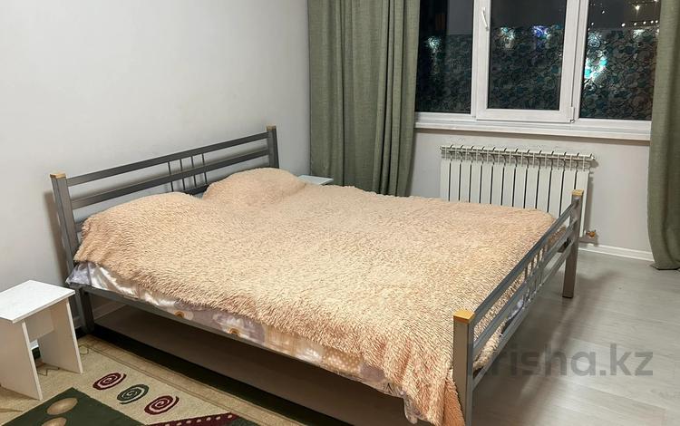 1-комнатная квартира · 40 м² · 2/16 этаж, Абишева 36/3к1 — Райымбека за 15 000 ₸ в Алматы, Наурызбайский р-н — фото 2