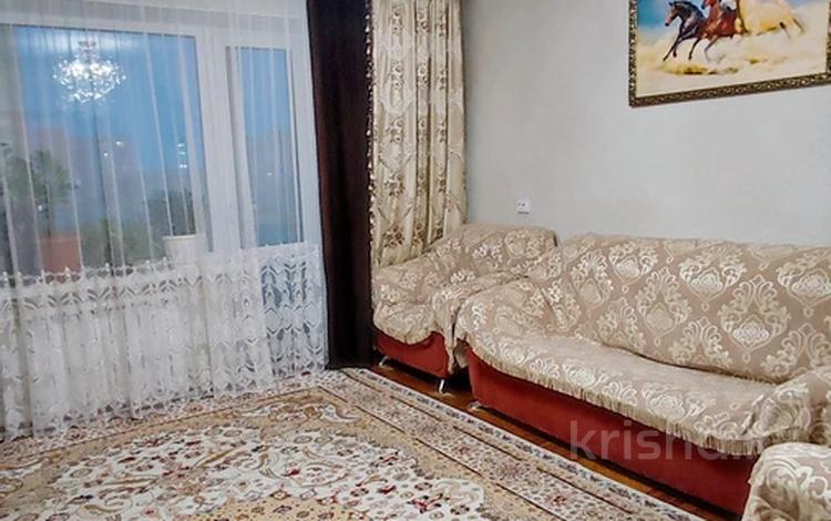 3-комнатная квартира · 65.5 м² · 8/9 этаж, мкр Юго-Восток, Дюсембекова 49 за 25.5 млн 〒 в Караганде, Казыбек би р-н — фото 2