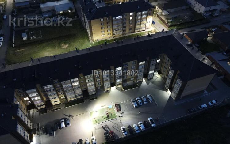 2-бөлмелі пәтер · 74 м² · 4/5 қабат, Достык 64, бағасы: 30.5 млн ₸ в Уральске — фото 2