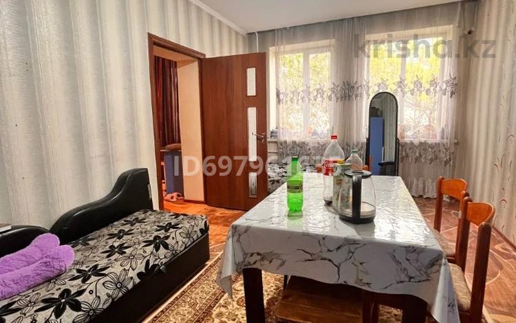 3-комнатная квартира, 65 м², 2/2 этаж помесячно, мкр Тастак-2, Абая 175 за 350 000 〒 в Алматы, Алмалинский р-н — фото 2