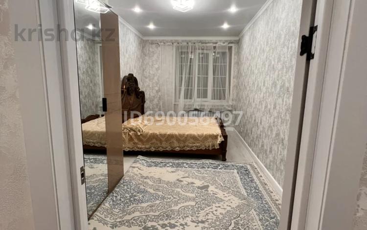 2-бөлмелі пәтер, 70 м², 4/9 қабат ай сайын, мкр. 4, Громова 16 — Кутякова, бағасы: 300 000 〒 в Уральске, мкр. 4 — фото 2