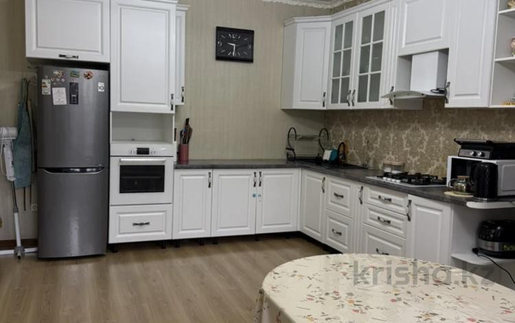 Жеке үй · 4 бөлме · 208 м² · 15 жүзд., Курылысшылар, бағасы: 135 млн ₸ в Астане, Алматы р-н — фото 2
