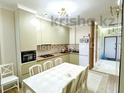 2-комнатная квартира · 62 м² · 3/10 этаж, мкр Центральный, Абая 26/5 — Драмтеатр, ваенкомат за 36.7 млн 〒 в Атырау