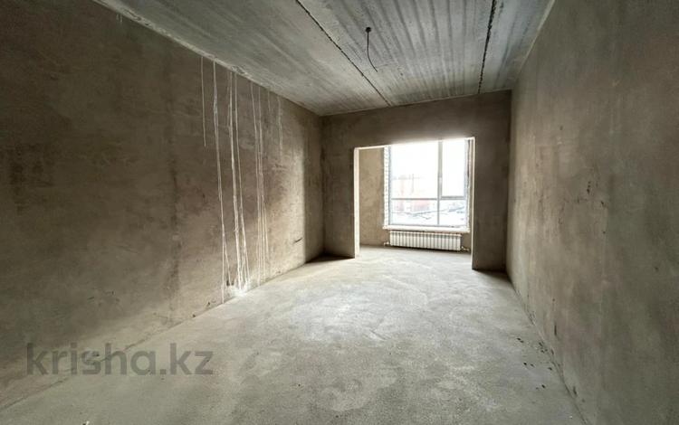 2-бөлмелі пәтер · 76 м² · 4/6 қабат, Алтын орда ш/а., тауелсиздик, бағасы: 26 млн ₸ в Актобе, мкр. Алтын орда — фото 2