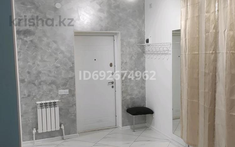 1-комнатная квартира · 35 м² · 1/1 этаж, Кулсары 1а — Мухтар Ауезова за 130 000 ₸ в Атырау, мкр Жилгородок — фото 2