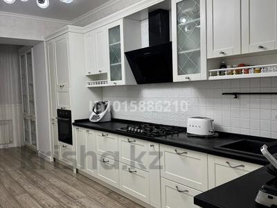 4-бөлмелі пәтер · 160 м² · 8/10 қабат, Алтын орда ш/а., Сактаган Баишева 7Ак4, бағасы: 61 млн ₸ в Актобе, мкр. Алтын орда